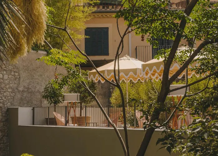 Hotel Palau Fugit